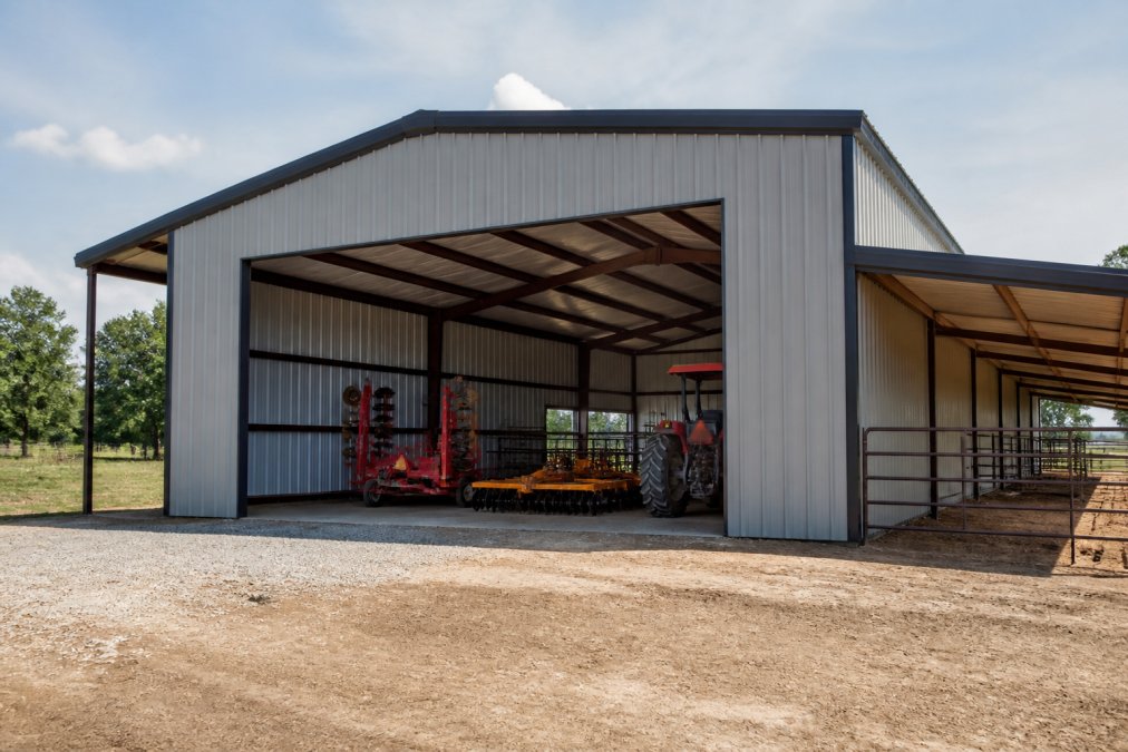 Best Custom Steel Garage Builders for Livestock Storage 2024