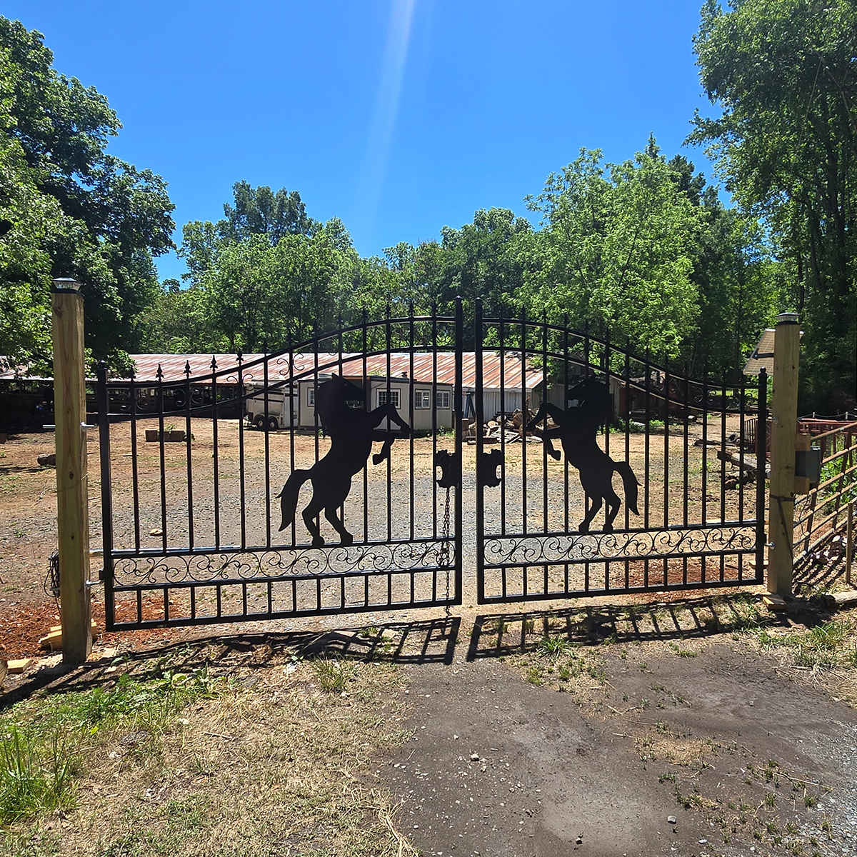 20' × 8' Steel Dual-Swing Driveway Gate with Deer Motif – Black