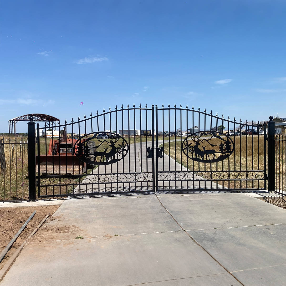 20' × 8' Steel Dual-Swing Driveway Gate with Deer Motif – Black