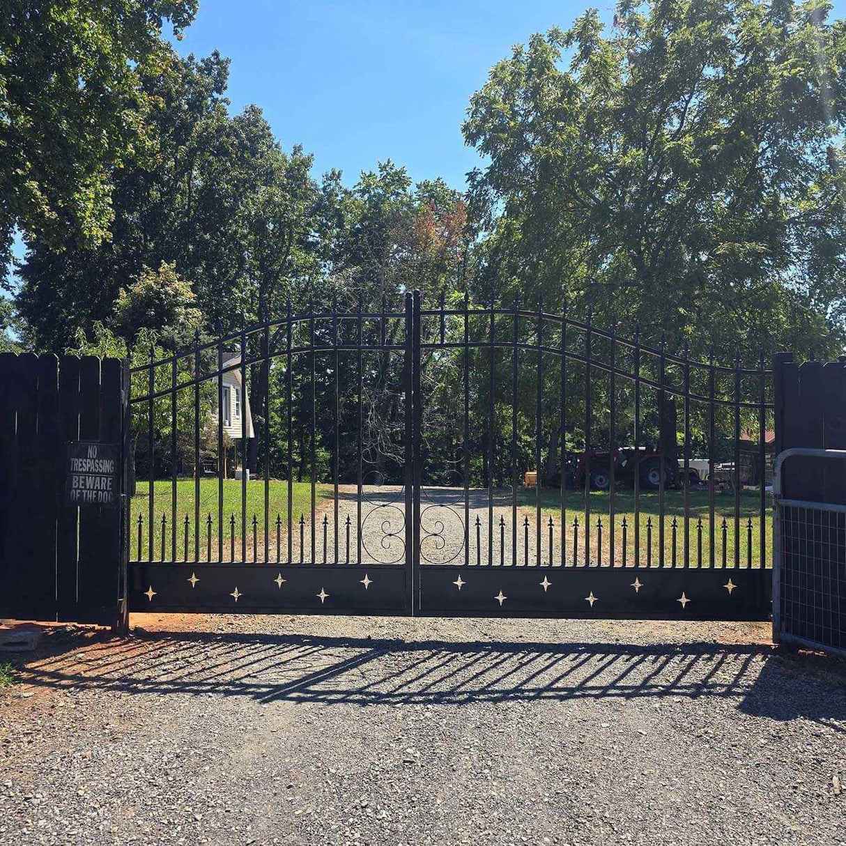 16' × 8' Hot-Dip Galvanized-Steel Dual-Swing Driveway Gate with Star Pattern