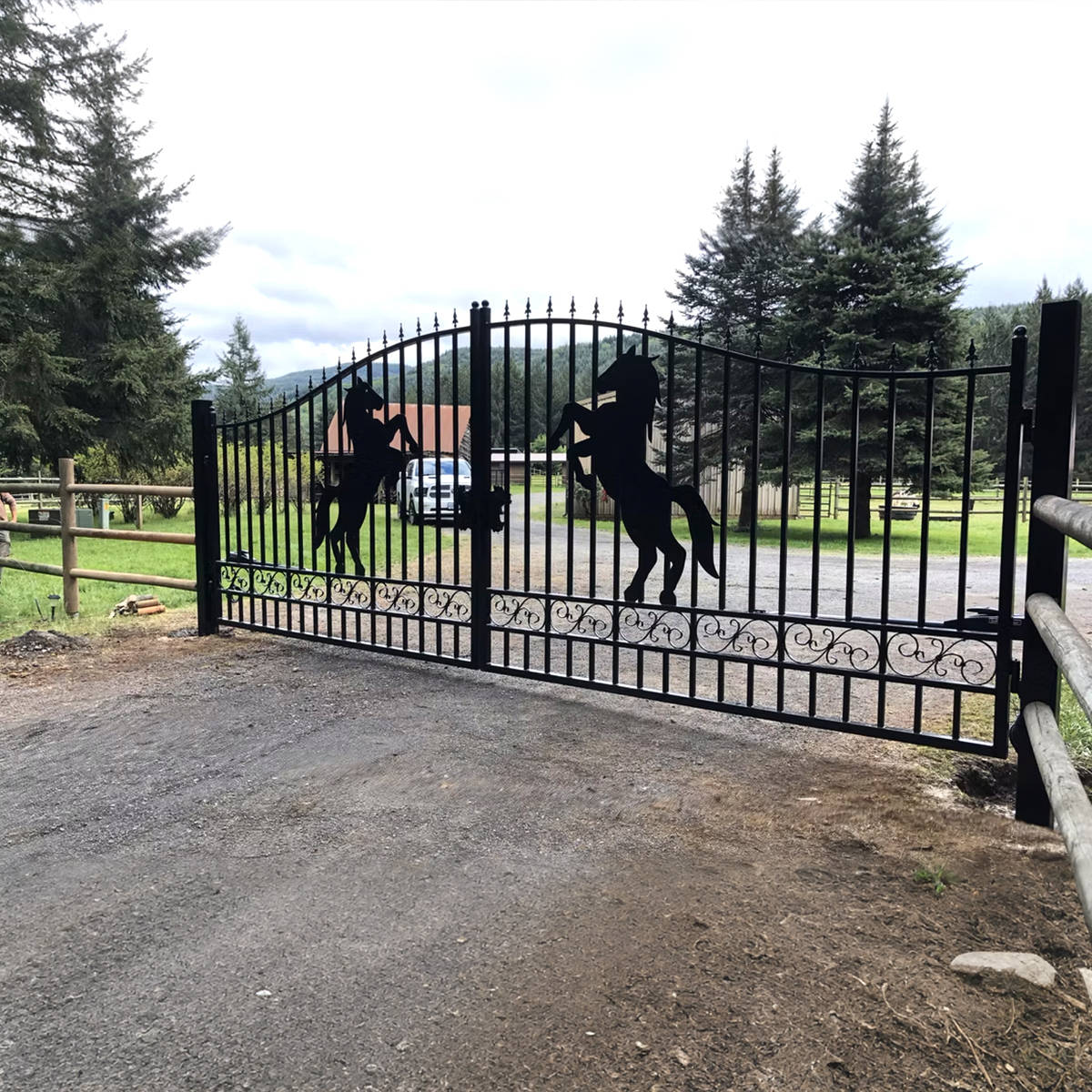20' × 8' Steel Dual-Swing Driveway Gate with Deer Motif – Black