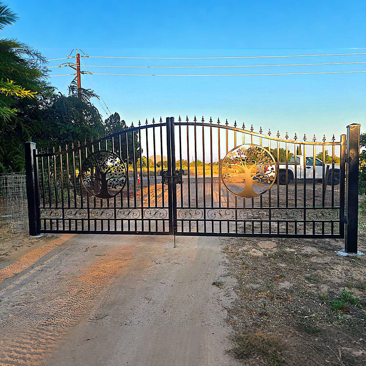 20' × 8' Steel Dual-Swing Driveway Gate with Deer Motif – Black