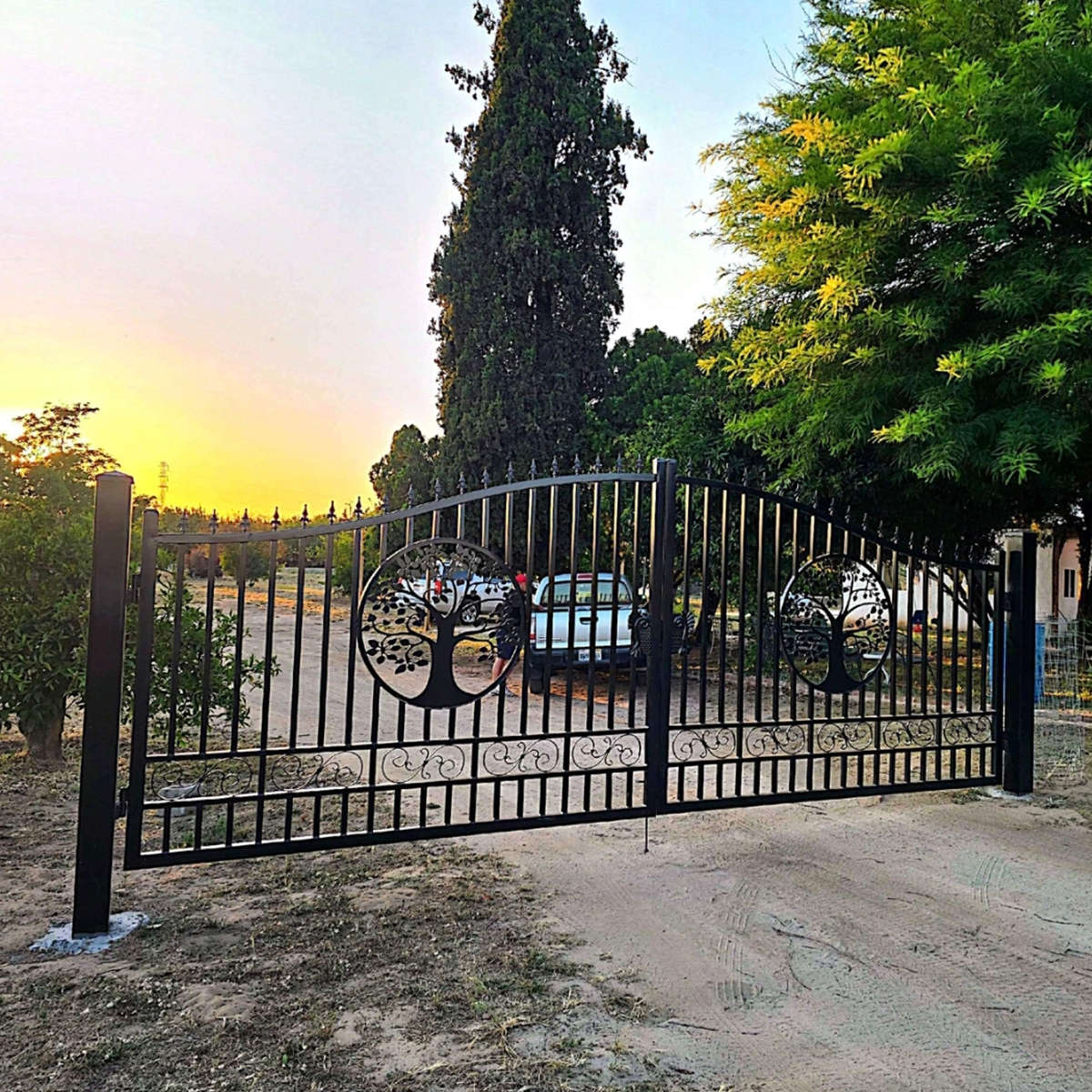 20' × 8' Steel Dual-Swing Driveway Gate with Deer Motif – Black