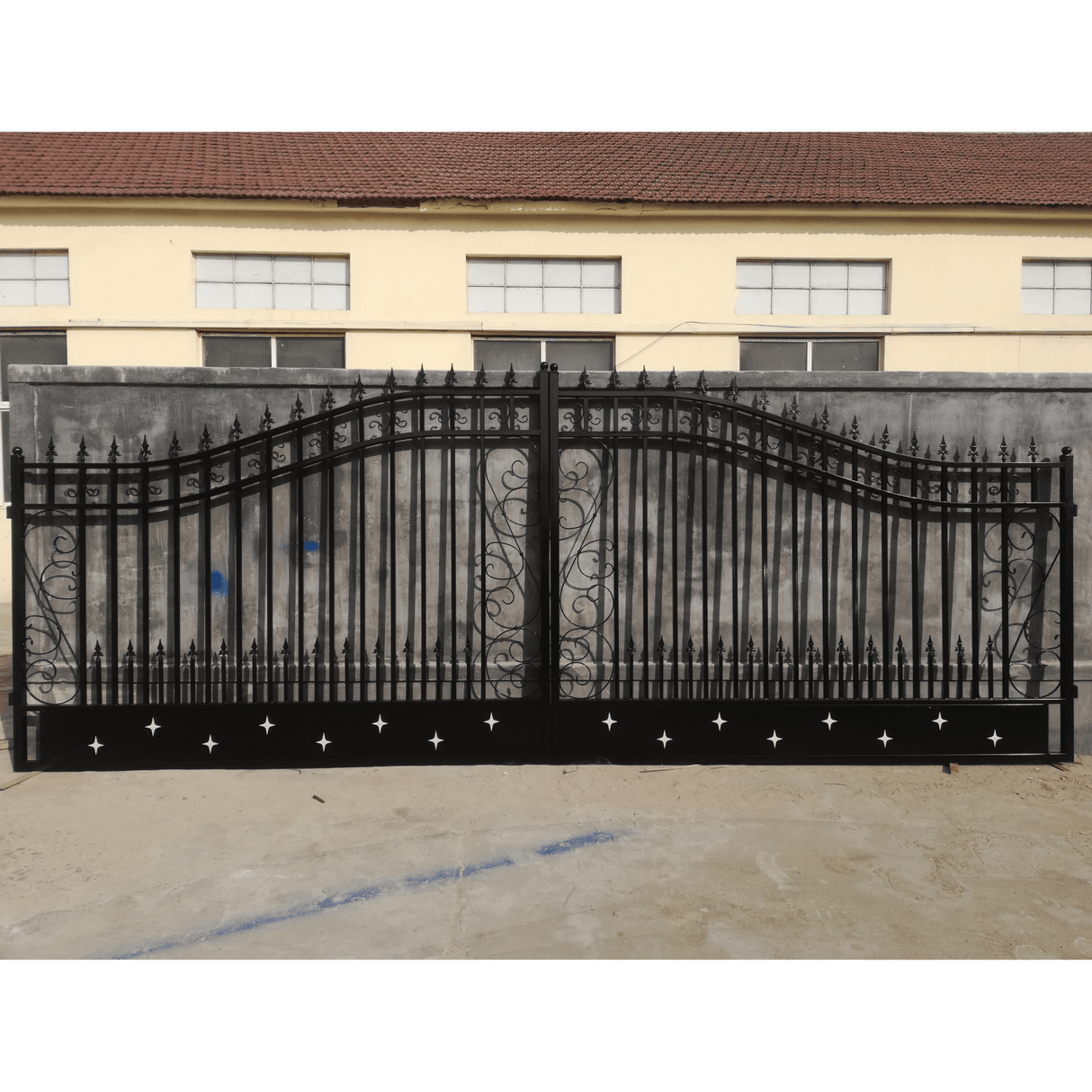 14' × 8' Steel Dual-Swing Driveway Gate with Deer Motif – Black