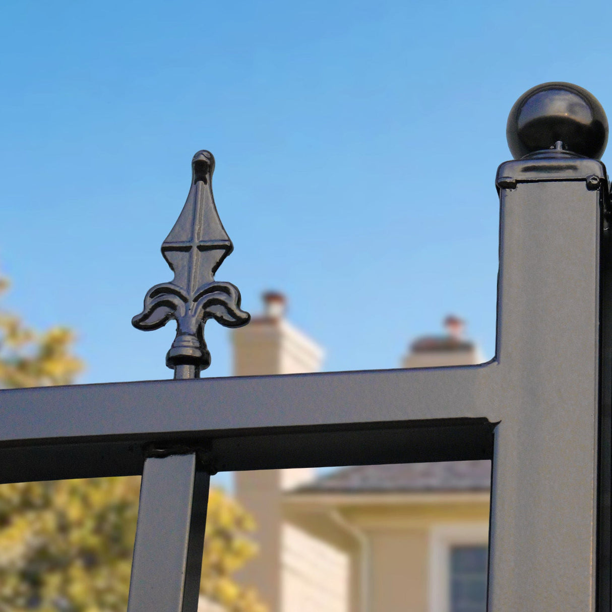 12' × 8' Horse-Pattern Galvanized-Steel Dual-Swing Driveway Gate